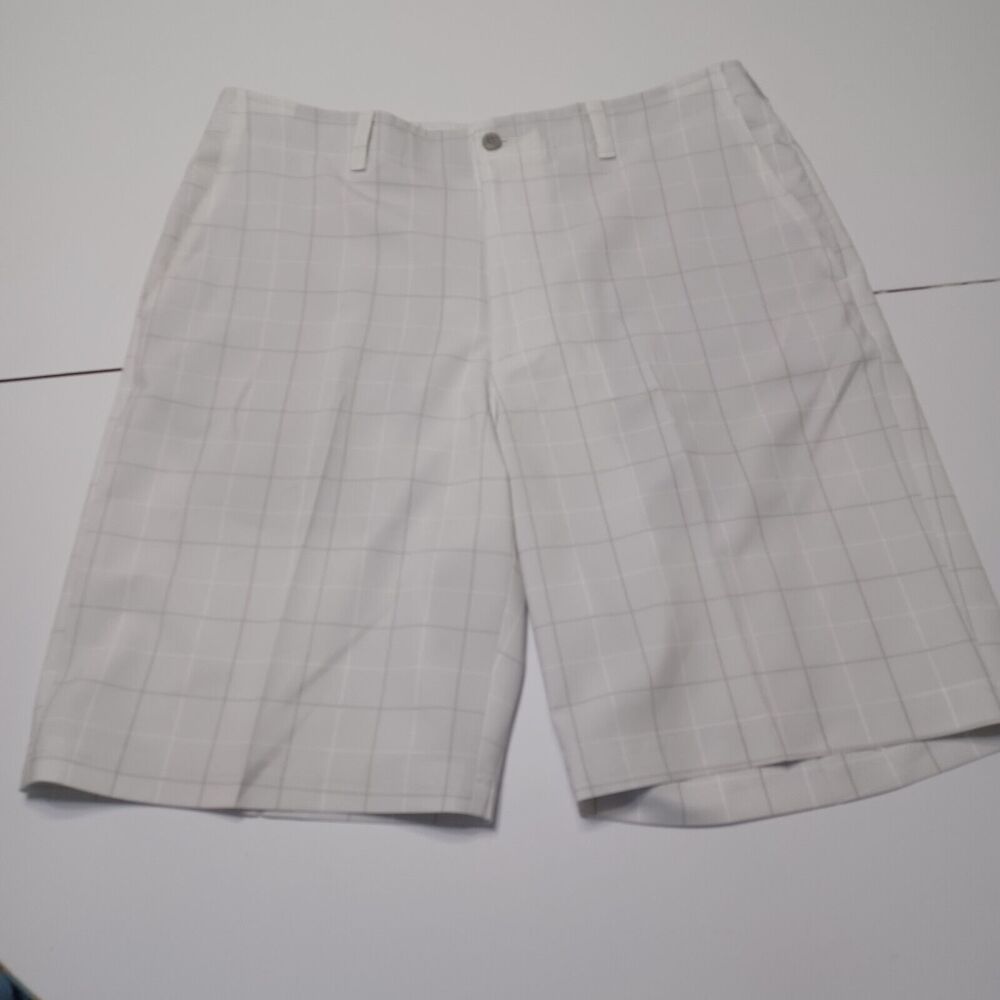 Ben Hogan Mens 34 Chinos Shorts Grey Flex Waist Band Flat Front Pockets Stretch